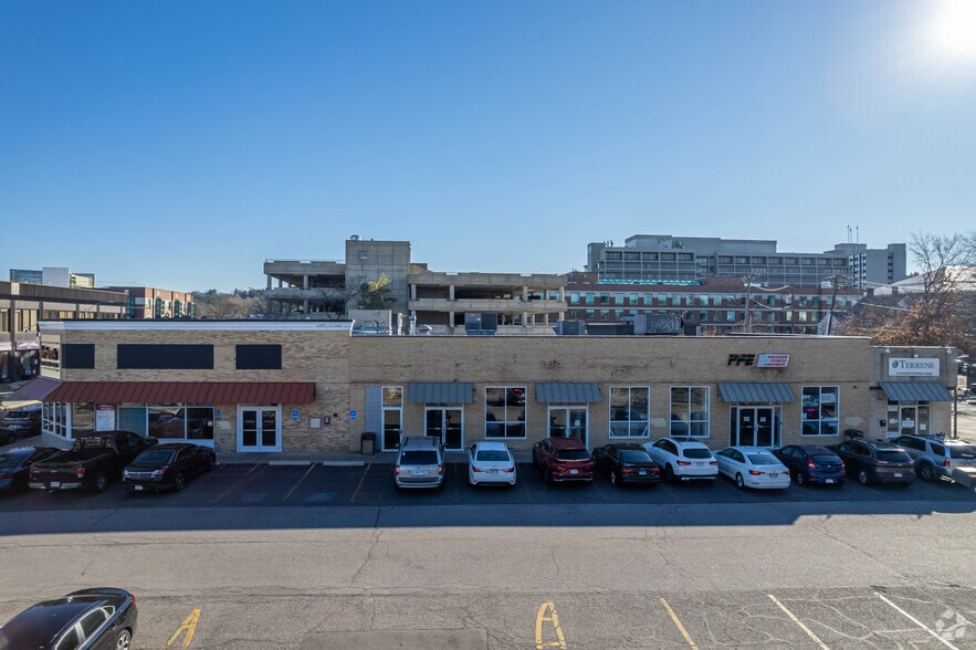 261-275 Centre St, Newton, MA for lease - Building Photo - Image 3 of 3
