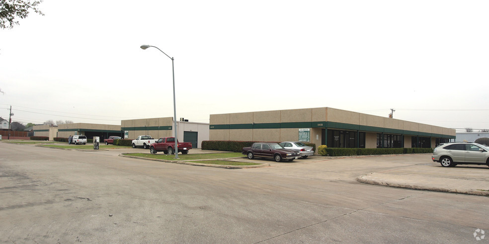 1411 Lemay Dr, Carrollton, TX for lease - Building Photo - Image 2 of 9