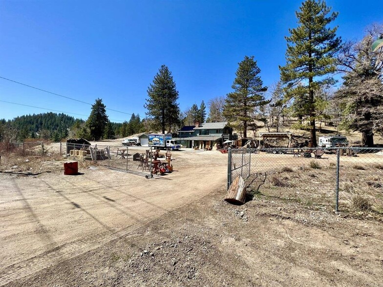 32864 Hilltop Blvd, Running Springs, CA for sale - Building Photo - Image 1 of 1