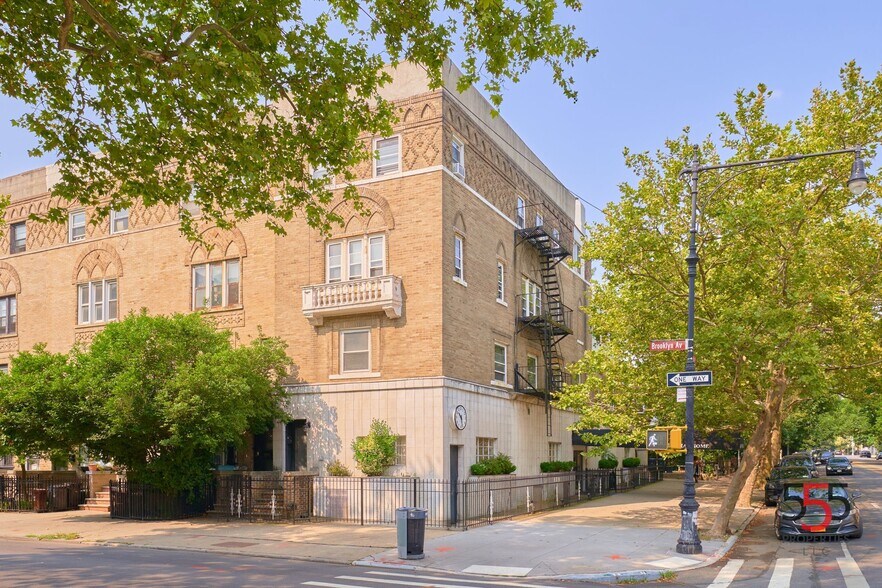 1000 Saint Johns Pl, Brooklyn, NY for sale - Primary Photo - Image 1 of 21
