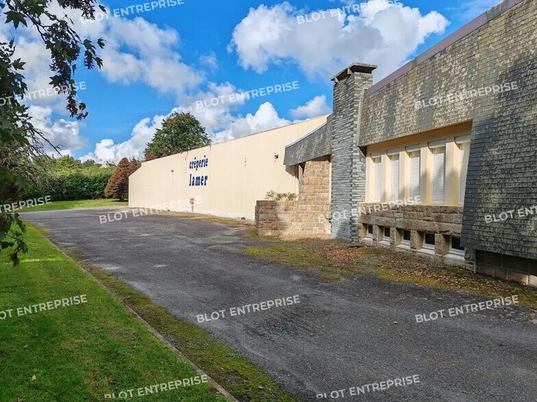 Flex in Lampaul-Guimiliau for sale - Building Photo - Image 1 of 5