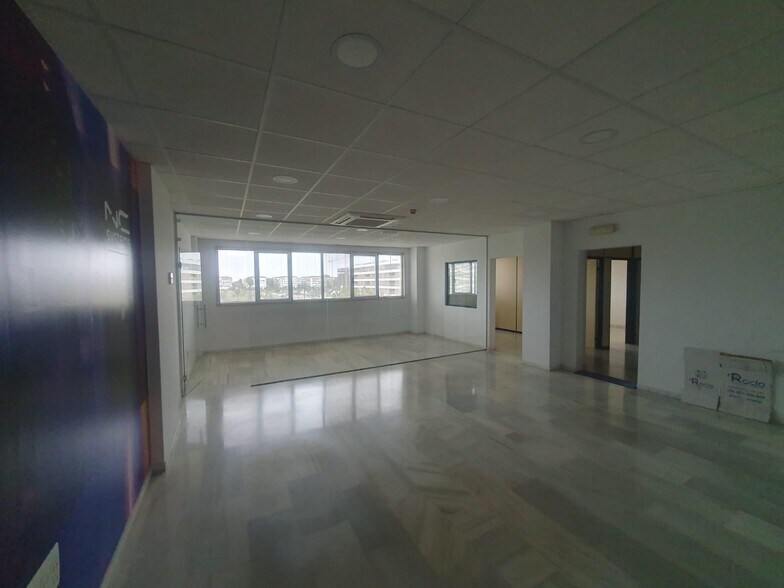 Office in SEVILLA for lease - Building Photo - Image 2 of 12