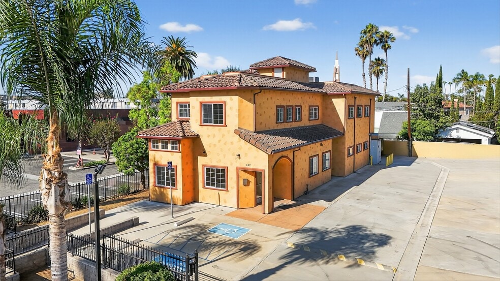 447 N Prairie Ave, Inglewood, CA for lease - Building Photo - Image 1 of 33