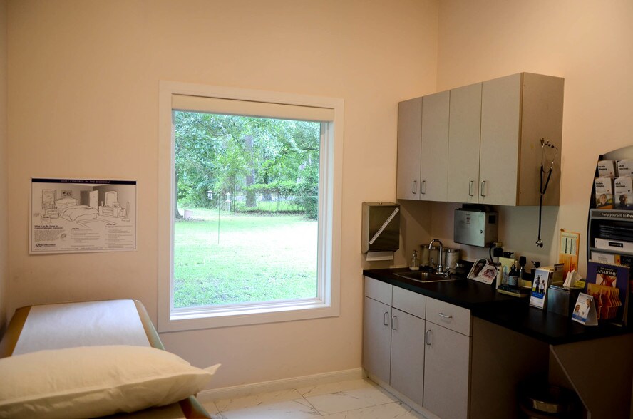 13661 Vermarion Rd, Houston, TX for lease - Interior Photo - Image 3 of 25