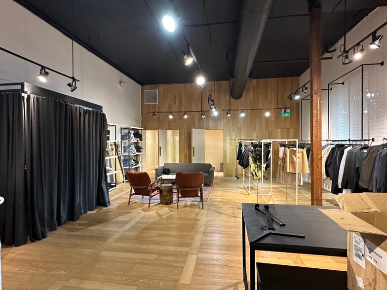 316 Cordova St W, Vancouver, BC for lease - Building Photo - Image 3 of 5