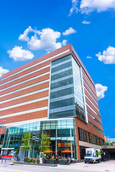 250 Monroe Ave NW, Grand Rapids, MI for lease - Building Photo - Image 3 of 17