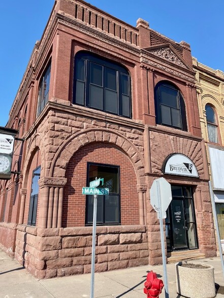 1 N Main St, Hillsboro, ND for sale - Primary Photo - Image 1 of 11