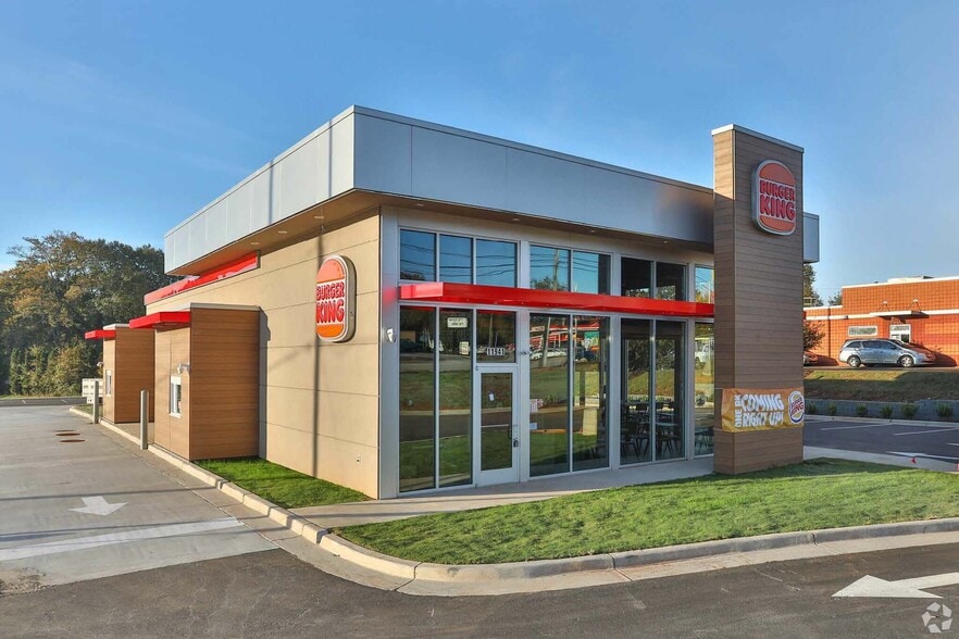 122 Carl Cannon Blvd, Jasper, AL for sale - Primary Photo - Image 1 of 2