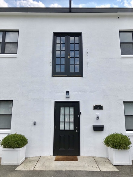 2 Armonk St, Greenwich, CT for sale - Building Photo - Image 1 of 1