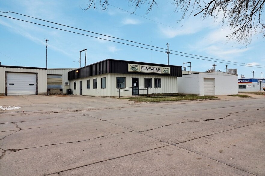 250 W 4th St, Fremont, NE for lease - Building Photo - Image 2 of 17