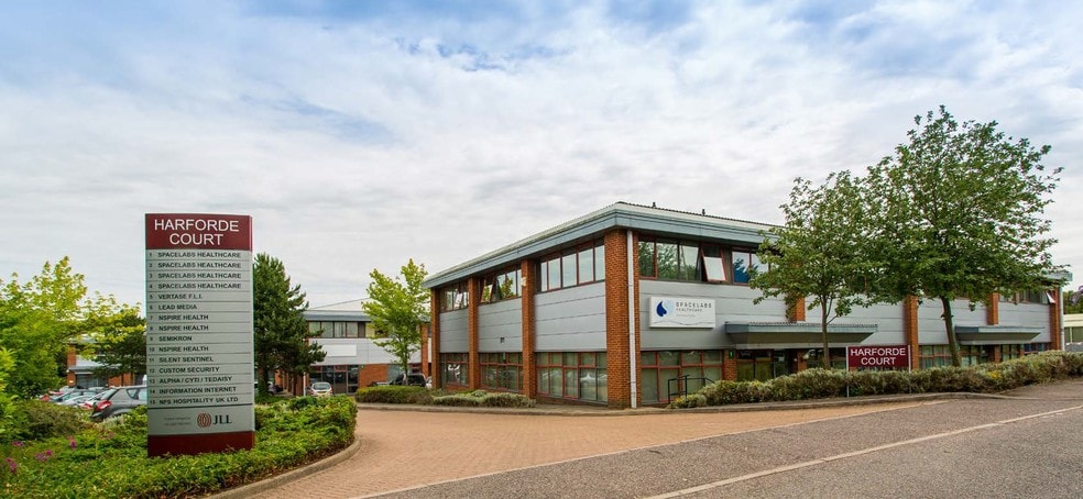 HARFORDE COURT portfolio of 3 properties for sale on LoopNet.com - Primary Photo - Image 3 of 6