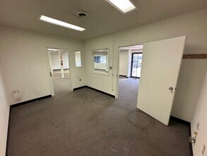 45000 Underwood Ln, Sterling, VA for lease Interior Photo- Image 2 of 6