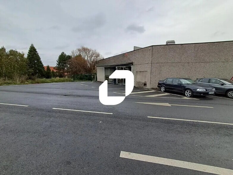 Retail in Roncq for lease - Building Photo - Image 1 of 11