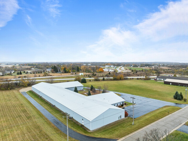 130 Elizabeth Ln, Genoa City, WI for lease - Building Photo - Image 3 of 62