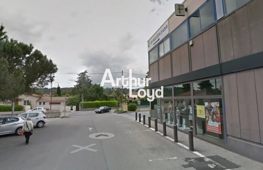 Retail in Grasse for lease - Building Photo - Image 3 of 4