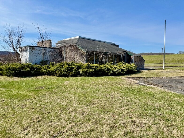 220 Main St, Glen Gardner, NJ for sale - Building Photo - Image 2 of 6