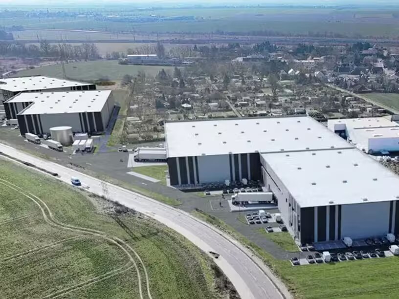  for lease Primary Photo- Image 1 of 3