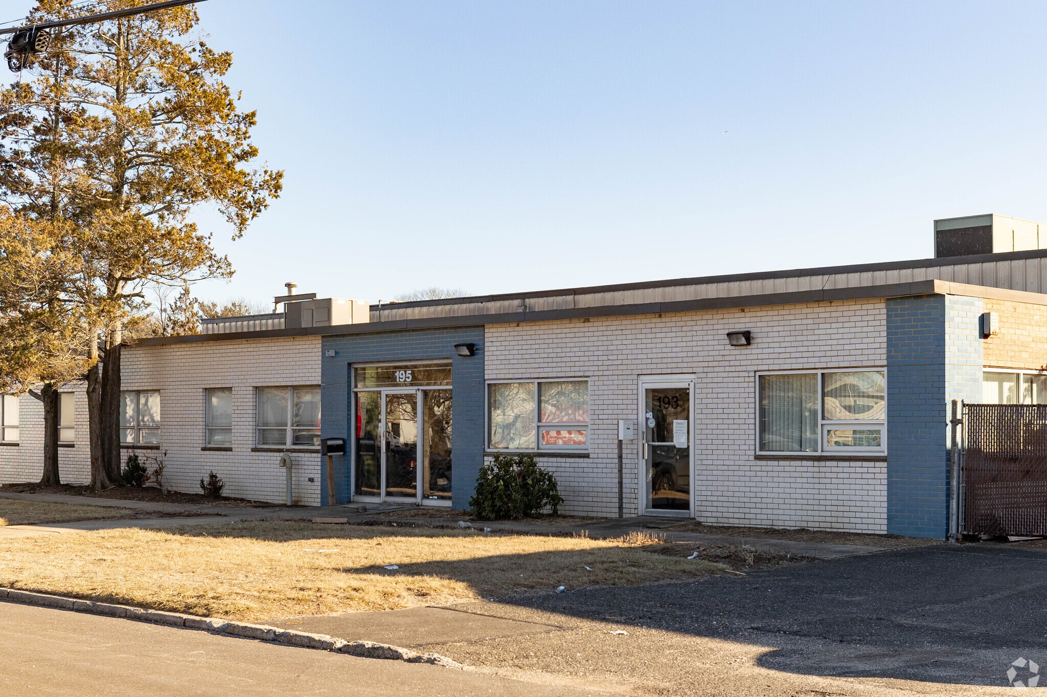 195 Marine St, Farmingdale, NY for lease Building Photo- Image 1 of 5