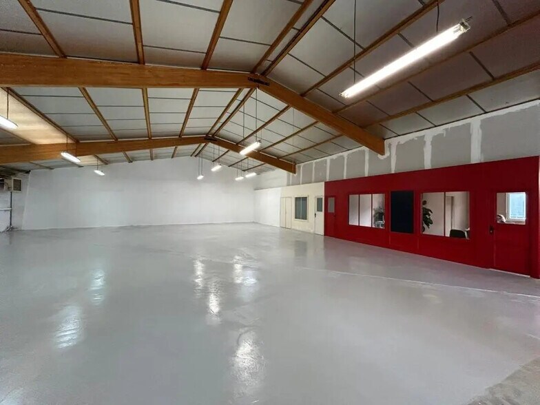 Industrial in Bouguenais for lease - Interior Photo - Image 1 of 5