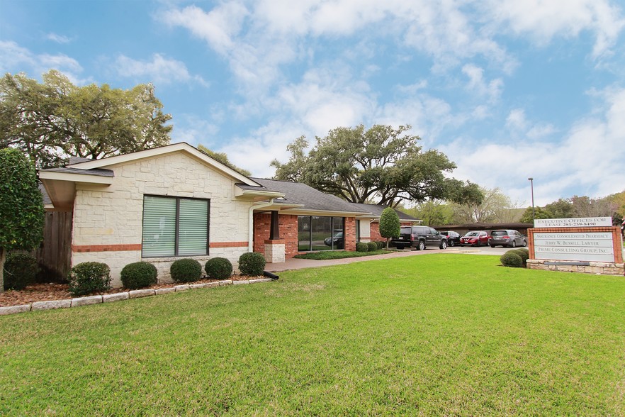 1006 Thompson Rd, Richmond, TX for sale - Primary Photo - Image 1 of 15