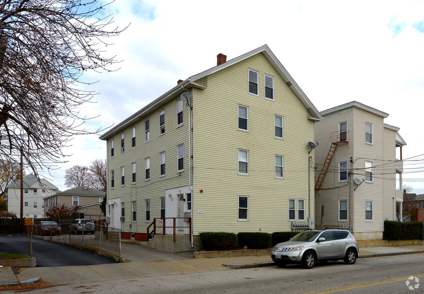 234 East St, Pawtucket, RI for sale - Primary Photo - Image 1 of 2