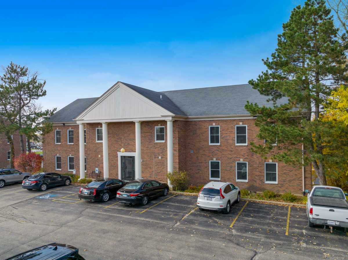 1652 E Main St, St Charles, IL for lease Building Photo- Image 1 of 11