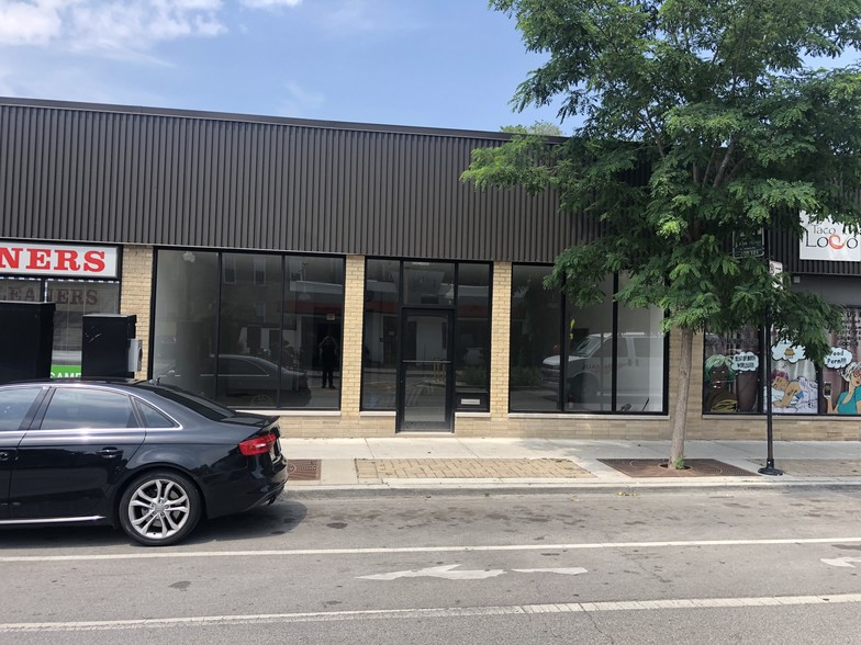 1700-1720 W Lawrence Ave, Chicago, IL for lease - Building Photo - Image 3 of 12