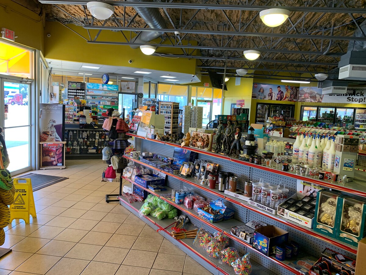 110 Dungeness Dr, Brunswick, GA 31523