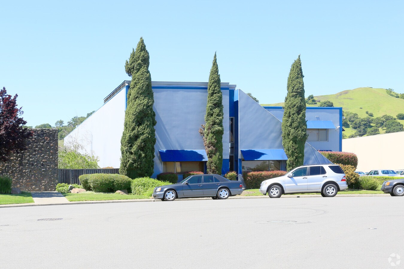 17 Paul Dr, San Rafael, CA 94903