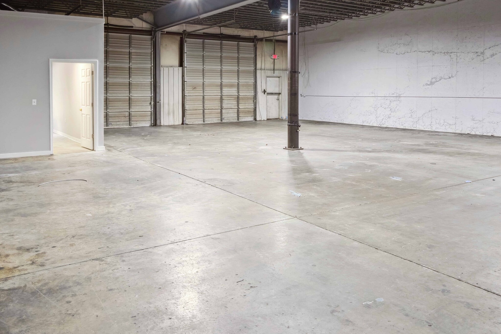 1046 Parkway Ct, Buford, GA for lease Interior Photo- Image 1 of 3