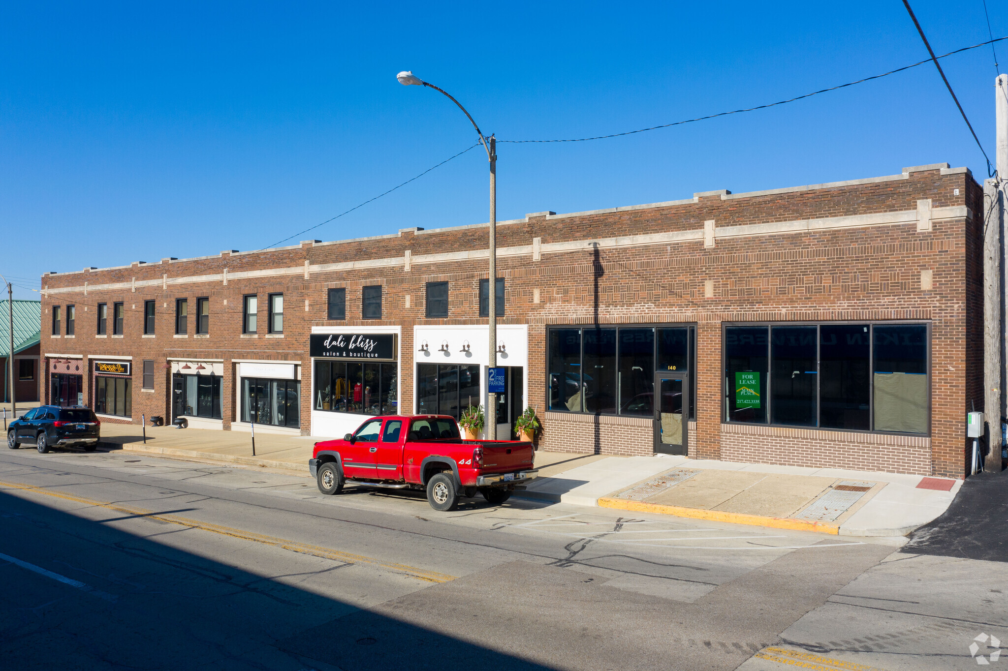 140 W Wood St, Decatur, IL for lease Building Photo- Image 1 of 6