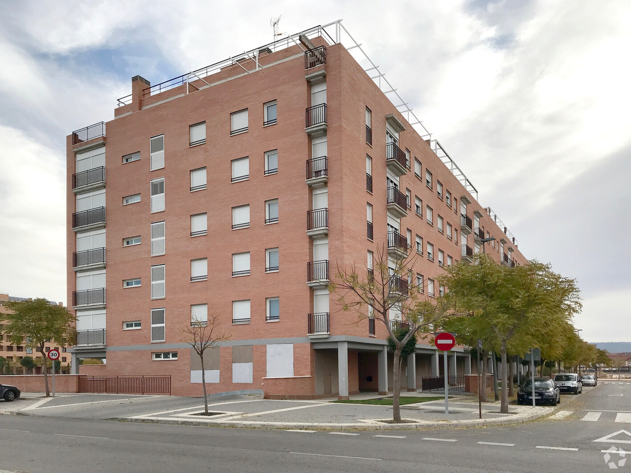 Calle Jose Manuel Egea, Azuqueca de Henares, Guadalajara for sale Primary Photo- Image 1 of 1