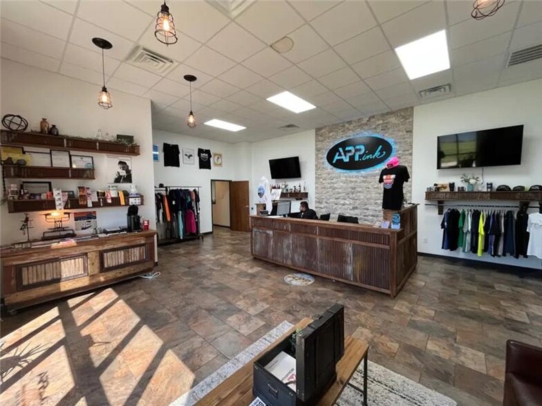 2171 Industrial Ct, Ozark, MO for lease - Interior Photo - Image 3 of 6