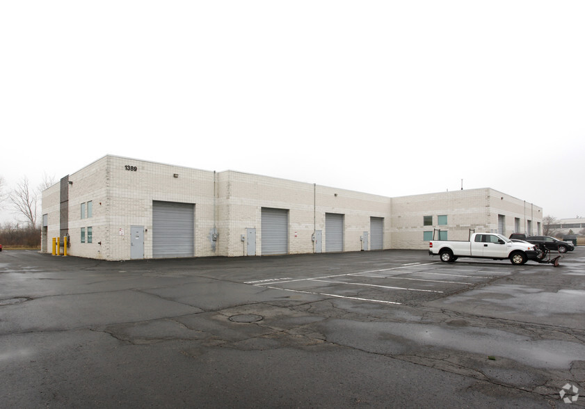 1389 Wheaton Dr, Troy, MI for lease - Building Photo - Image 3 of 4