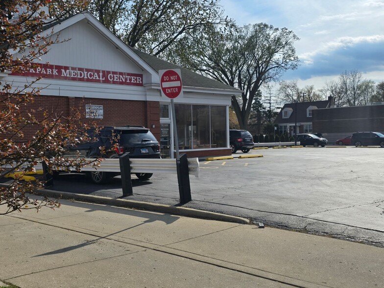 3101 Maple Ave, Brookfield, IL for sale - Building Photo - Image 3 of 11