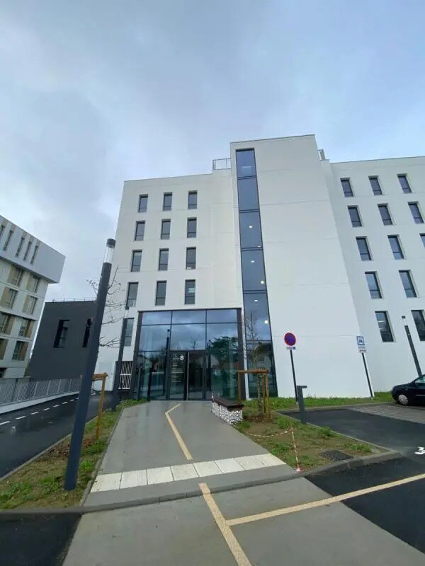 Office in Rezé for lease Building Photo- Image 1 of 7