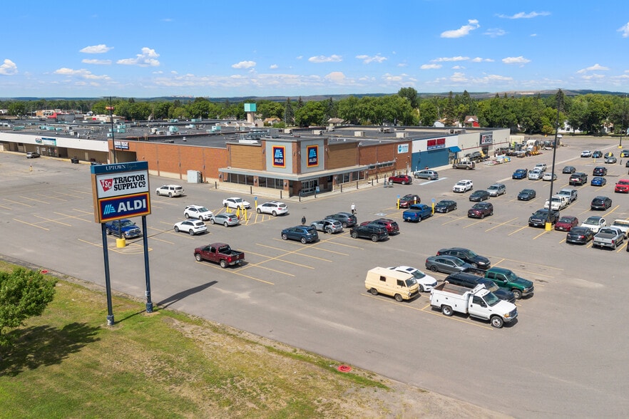 1414 S 12th Ave, Virginia, MN for sale - Building Photo - Image 2 of 9