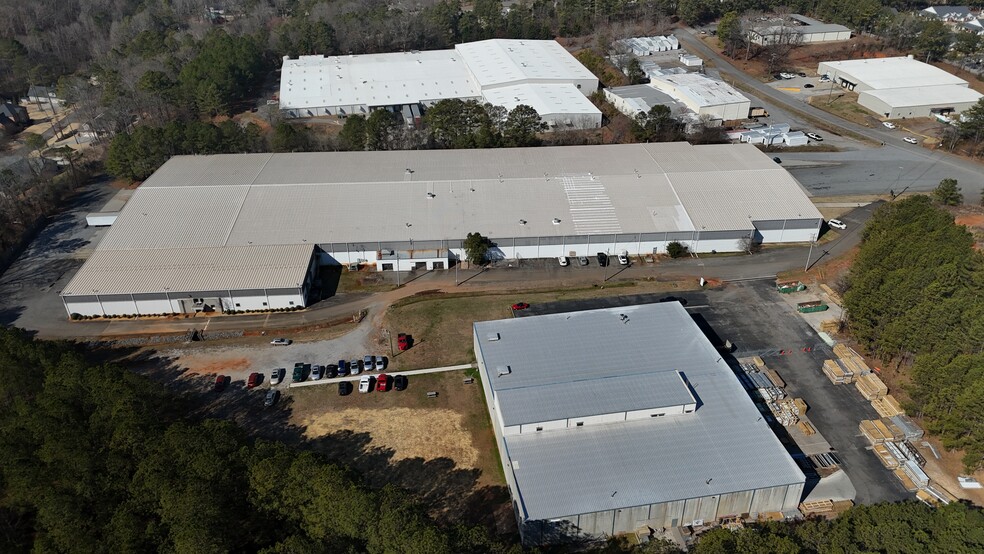 220 River Dr, Cartersville, GA for lease - Building Photo - Image 3 of 3