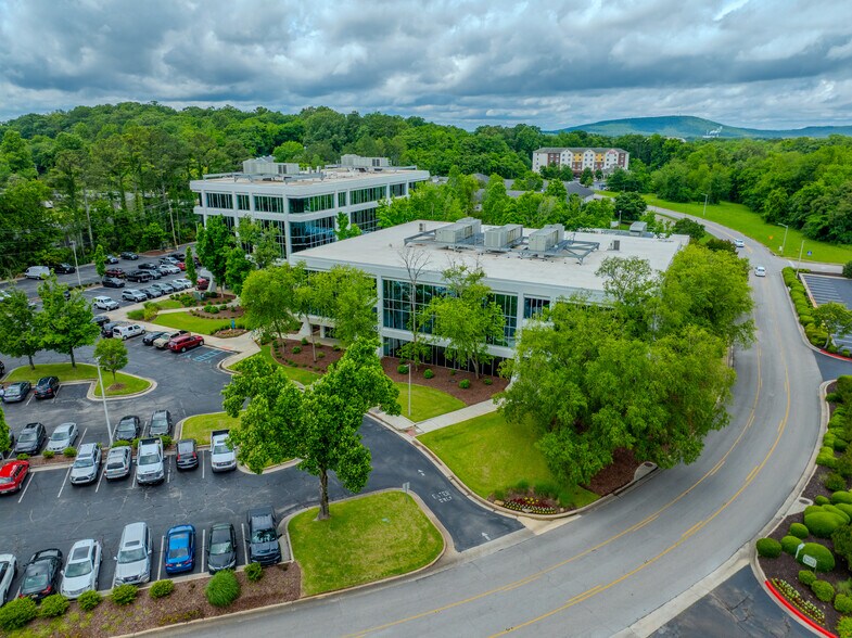 600 Boulevard S, Huntsville, AL for lease - Building Photo - Image 2 of 11