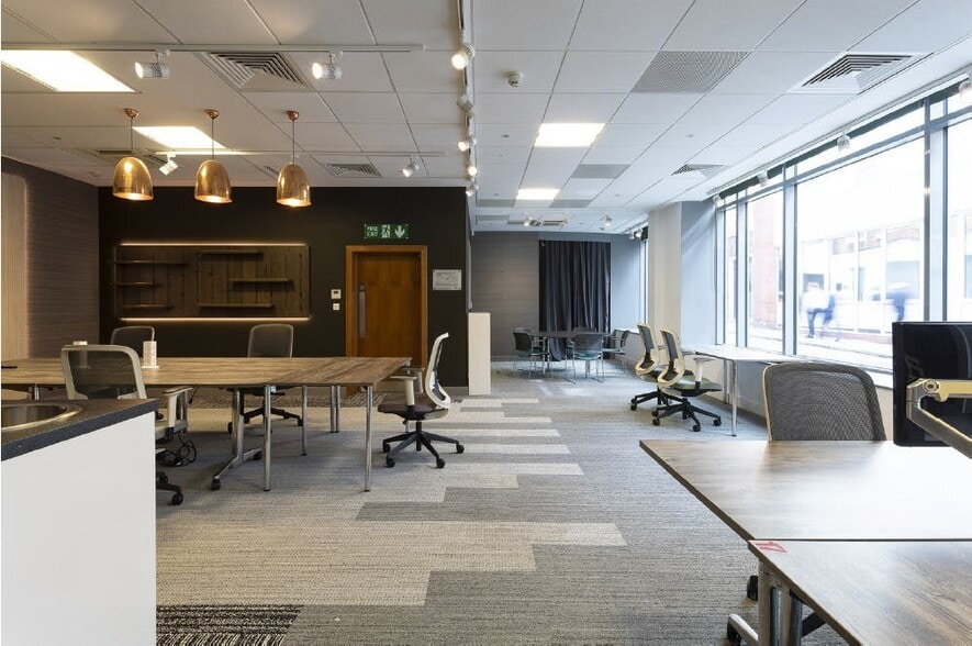 106-109 Saffron Hl, London for sale - Building Photo - Image 2 of 5