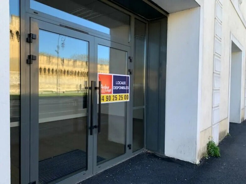 Office in Avignon for lease - Building Photo - Image 1 of 8