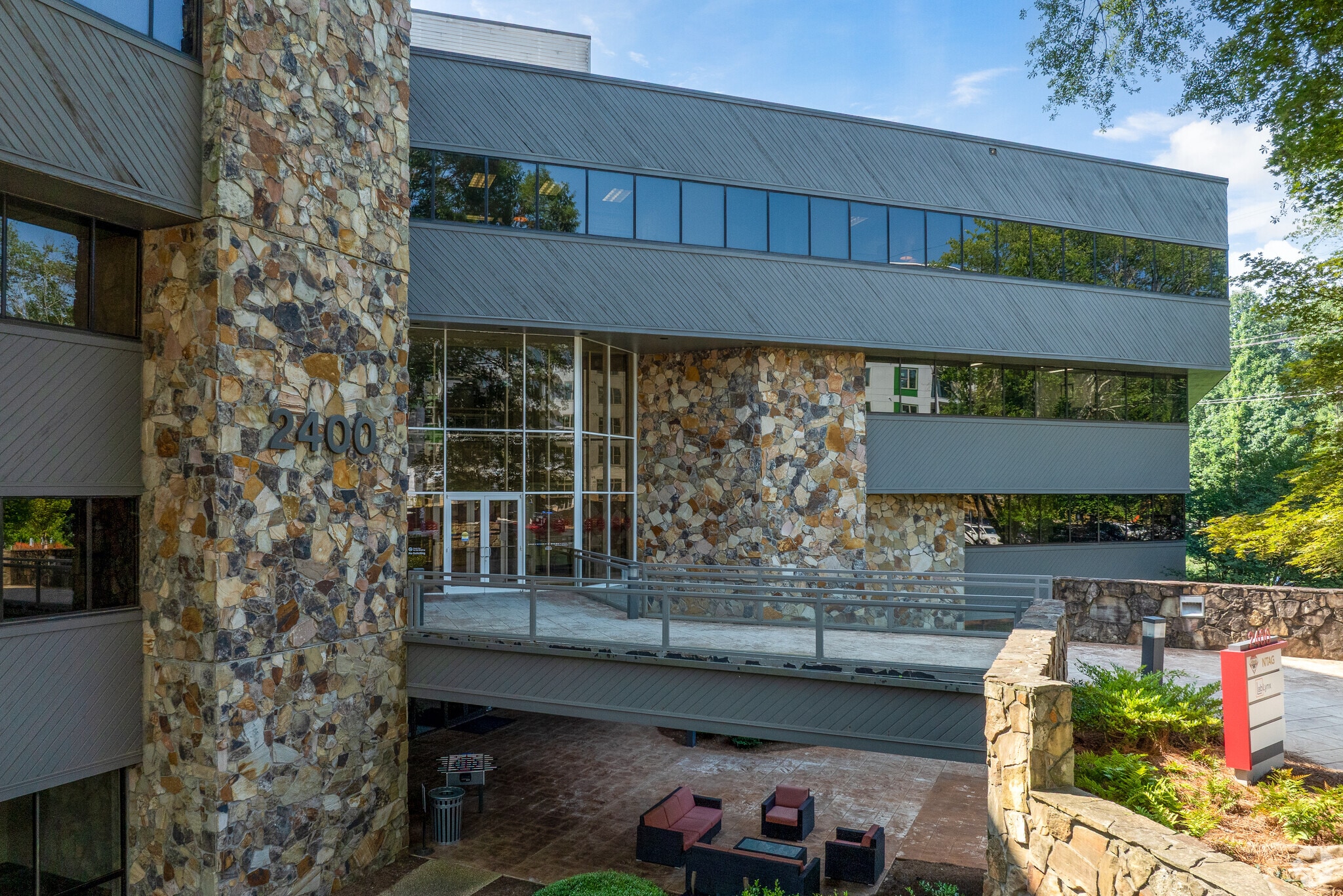 2400 Lake Park Dr SE, Smyrna, GA for lease Primary Photo- Image 1 of 21