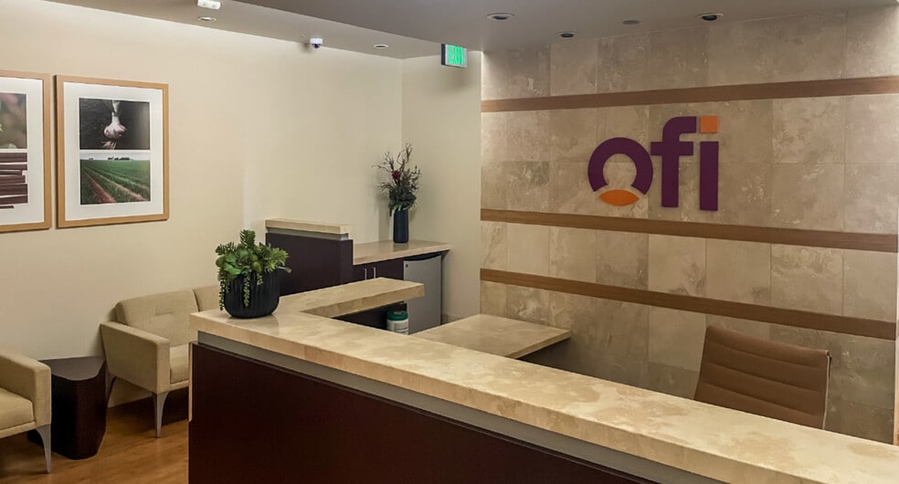 205 E River Park Cir, Fresno, CA for lease - Interior Photo - Image 2 of 5