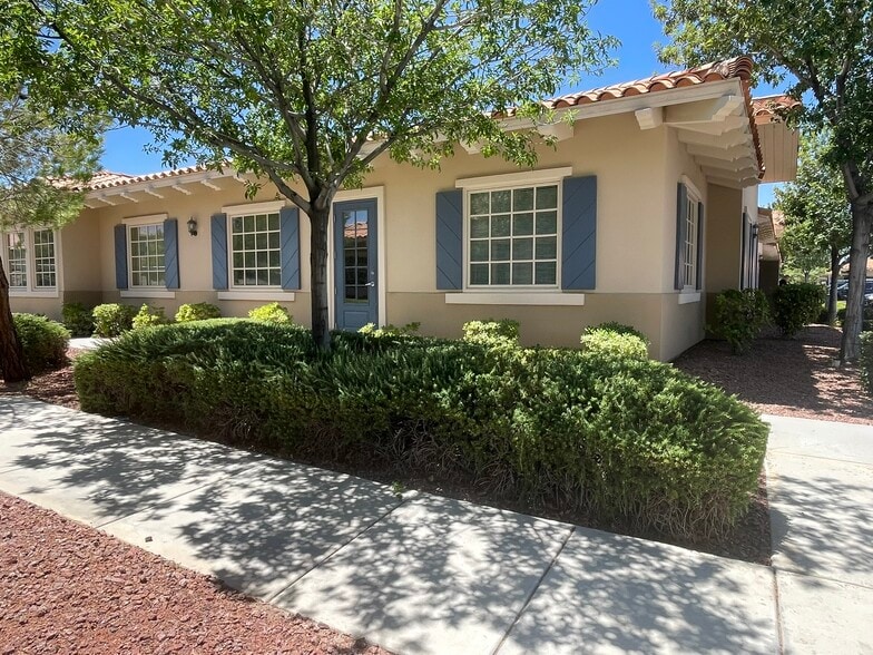 3283 E Warm Springs Rd, Las Vegas, NV for sale - Building Photo - Image 2 of 19