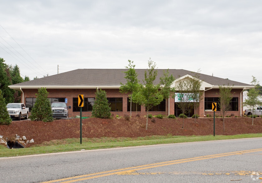 1040 Sullivan Rd, Newnan, GA for sale - Building Photo - Image 3 of 5