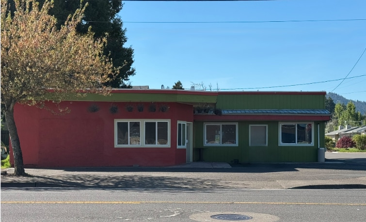 4301 Main St, Springfield, OR for lease Building Photo- Image 1 of 5