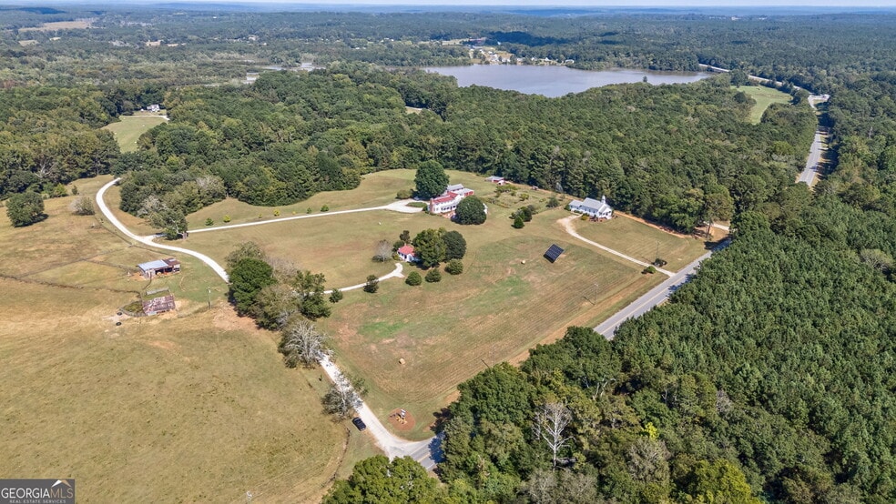 1051 Meadow Ln, Madison, GA for sale - Primary Photo - Image 1 of 24