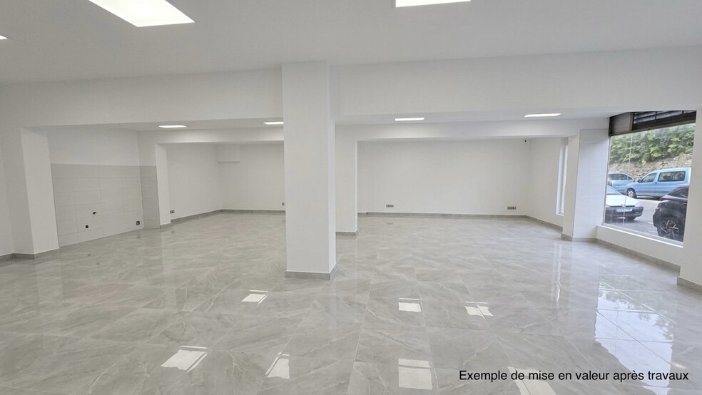 Retail in Hyères for sale - Building Photo - Image 1 of 5