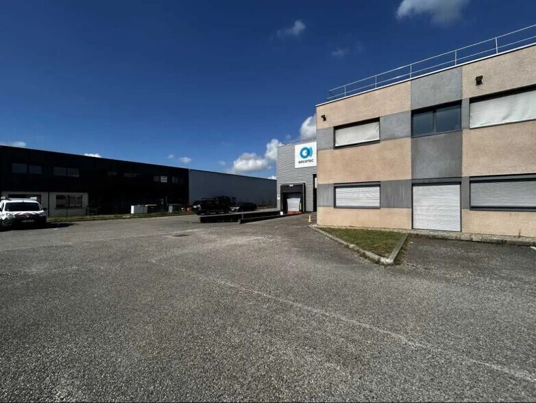 8-12 Impasse Du Rhône, Corbas for lease - Building Photo - Image 3 of 16