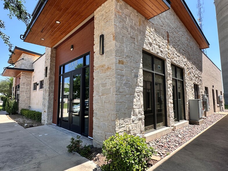 6855 Communications Pky, Plano, TX for sale - Building Photo - Image 3 of 5